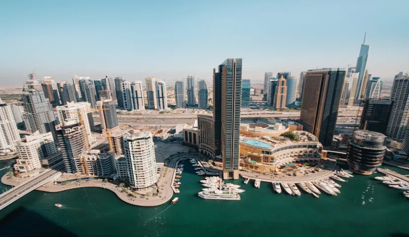 Dubai Luxury Yacht Tour with Live BBQ &amp; Drinks 1