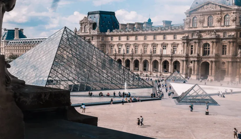 Paris tour with interesting places 3